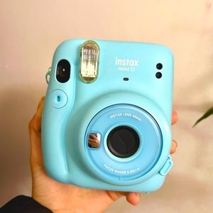 Fujifilm Instax Mini 11 Instant Camera - Sky Blue